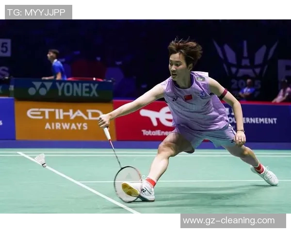 羽毛球战术解析：探秘上海羽毛球队的控场策略与团队配合