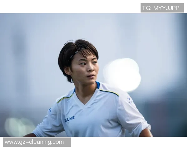 足球明星王霜高清图片展示她的风采与魅力让我们一起欣赏这位女足传奇的精彩瞬间 足球明星王霜高清图片展示她的风采与魅力让我们一起欣赏这位女足传奇的精彩瞬间